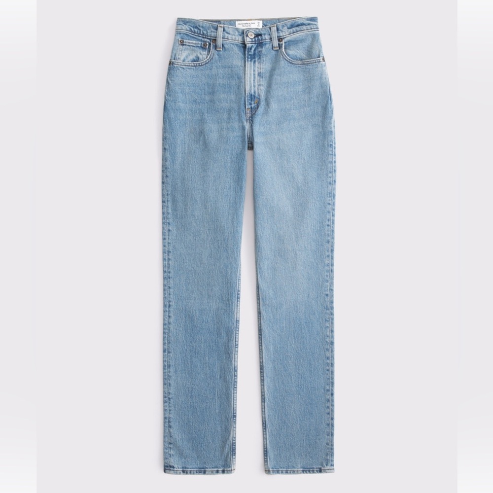 Abercrombie Curve Love Ultra High Rise 90s Straight Jean in Light Size 31 Short